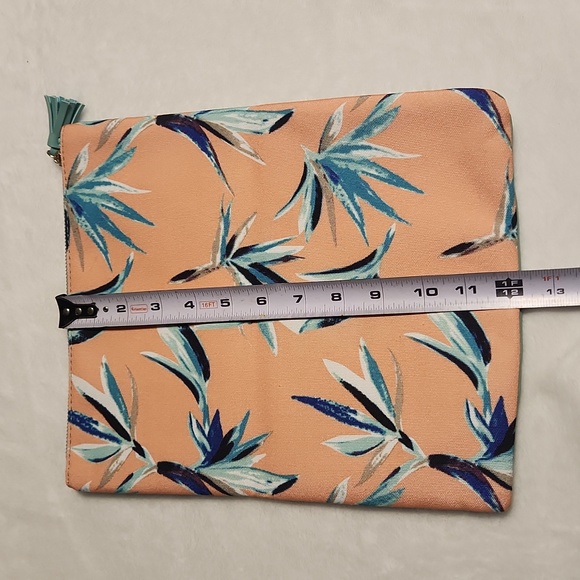 NWOT Rachel Pally reversible clutch. Fun design. - Picture 9 of 12